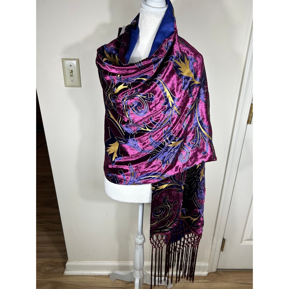Rara Avis Velvet Piano Shawl Wrap Merllo Baroque Scroll Fringe Iris Apfel NEW - Picture 9 of 16